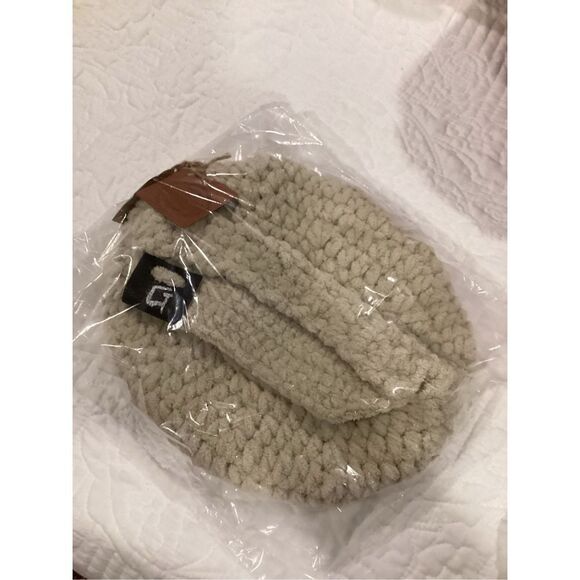 Crochet Beanie Hat With Brim main image 8